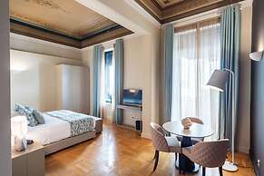33 Solonos Suites