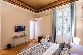 33 Solonos Suites