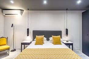 33 Solonos Suites