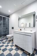 33 Solonos Suites