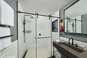 Moxy Nanjing Jiangning