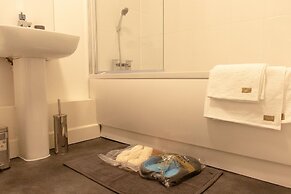 Livestay-1bed Apt With Private Balcony Heathrow