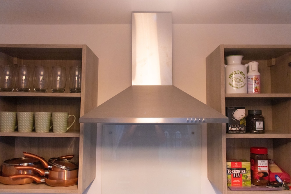 Livestay - 2 Bed Apartment Free Parking Heathrow