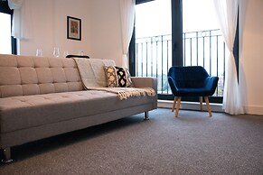 Livestay - 2 Bed 2 Bath Minutes From Heathrow