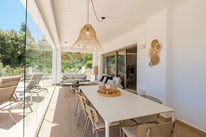 Stylish 3-bed Apt on La Cala Golf 15th Hole View