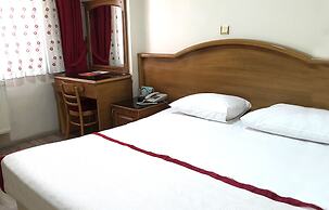 Nil Hotel
