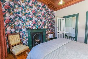 Dunstan House