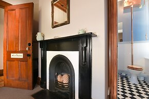 Dunstan House