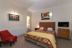 Dunstan House