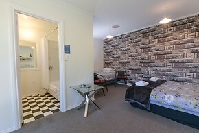 Dunstan House
