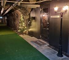 Cave Retreat - Sleeps 2 - Pets - Parking - Wifi