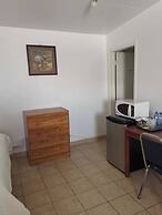Dundurn Motel