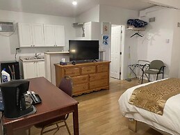 Dundurn Motel