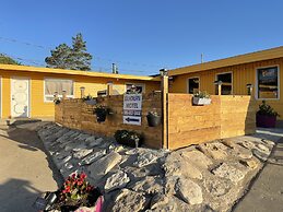 Dundurn Motel