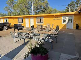 Dundurn Motel