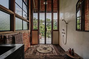 Exceptional 9BR Incredible Jungle View, River Access