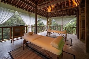 Exceptional 9BR Incredible Jungle View, River Access