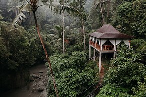 Exceptional 9BR Incredible Jungle View, River Access