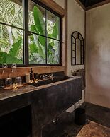 Exceptional 9BR Incredible Jungle View, River Access