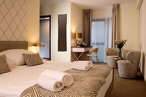 XERION HOTEL