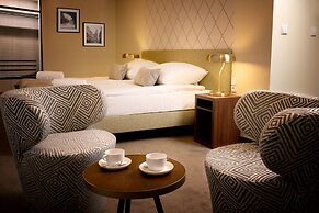XERION HOTEL