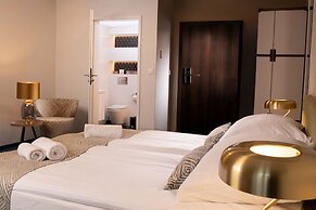 XERION HOTEL