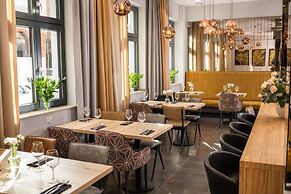 XERION HOTEL