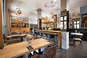XERION HOTEL