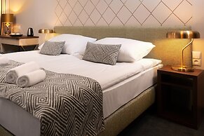 XERION HOTEL