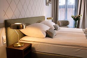 XERION HOTEL