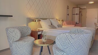XERION HOTEL