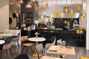 XERION HOTEL