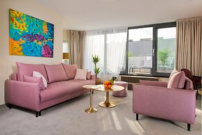 XERION HOTEL
