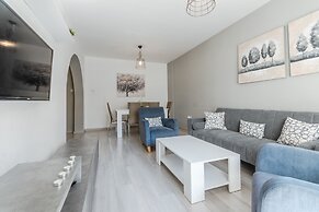 Paradise Promenade Apartment