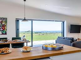2-bed Modern Bungalow - Outstanding Country Views