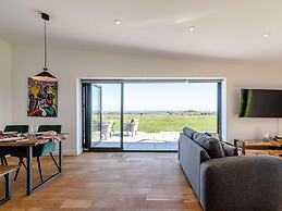 2-bed Modern Bungalow - Outstanding Country Views