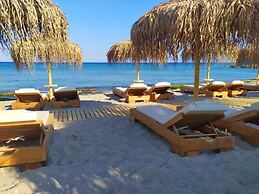 Cabana Blu Hotel & Suites