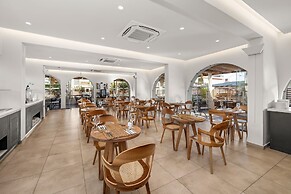 Cabana Blu Hotel & Suites