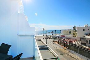 Phaedrus Living: Seaside Residence Lighthouse 70