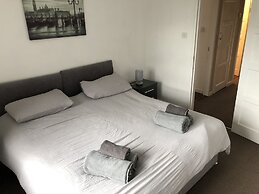 Lovely 2-bed Apartment in Solihull