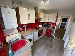 Lovely 2-bed Apartment in Solihull