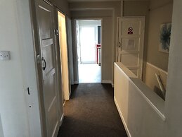 Lovely 2-bed Apartment in Solihull