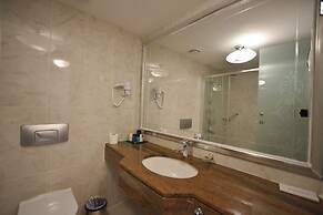 Jasmine Court Hotel