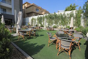 Pyramids Oasis Hotel
