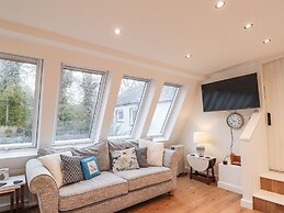 3 Dunrobin Street