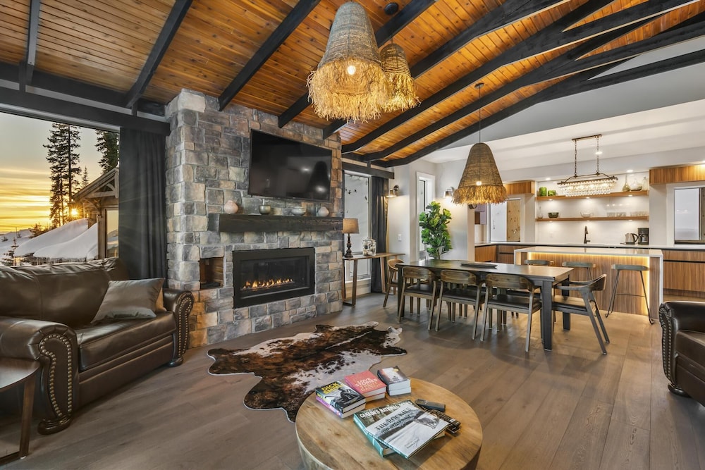 Chalet Monashee-brand New High End W/amazing Views
