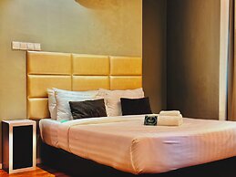 Stirling Suites