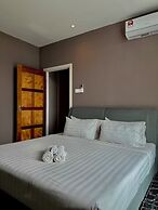 Stirling Suites
