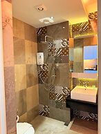 Stirling Suites