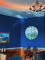 Stirling Suites